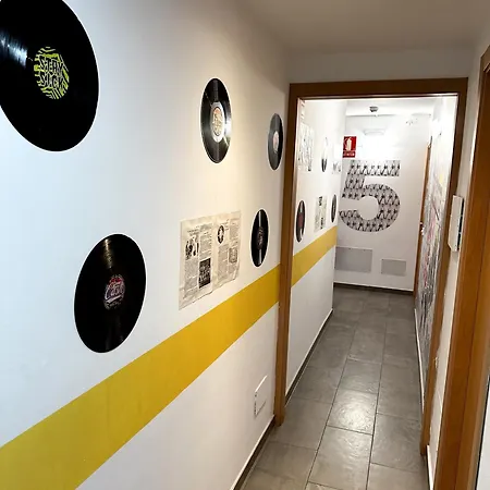 New Art - Juvenil Hostel Palma de Mallorca