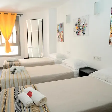 New Art - Juvenil Hostel Palma de Mallorca