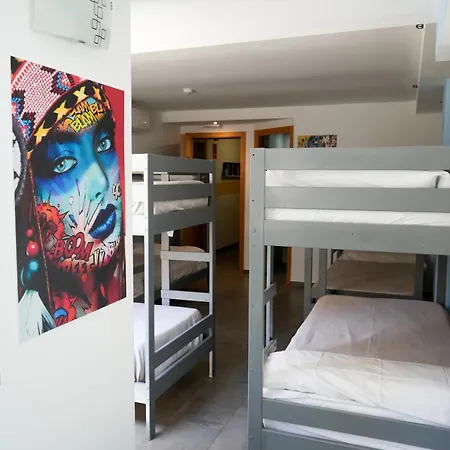 New Art Hostel