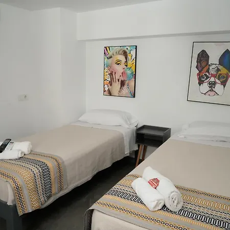 New Art Hostel *