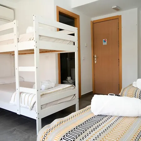 New Art Hostel *